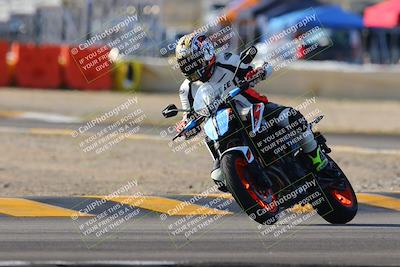 media/Dec-18-2022-SoCal Trackdays (Sun) [[8099a50955]]/Turn 2 (950am)/